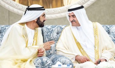 محمد بن راشد يبارك الأخ والصديق حمد بن محمد الشرقي بعد  50 عاماً في خدمة الوطن