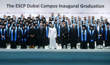 حمدان بن محمد يشهد تخريج دفعة من طلبة الماجستير في باريس - فرع دبي ESCP